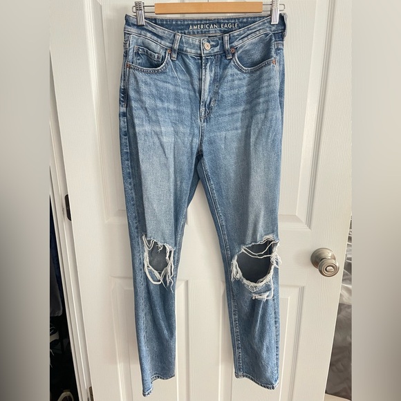 American Eagle Outfitters Denim - American Eagle Outfitters Strigid Distressed Mom Jeans size 4